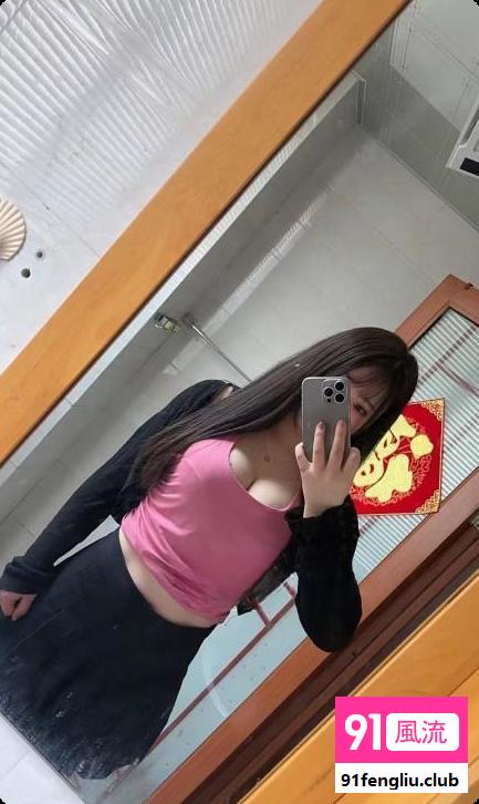 丰满D杯大胸含烟